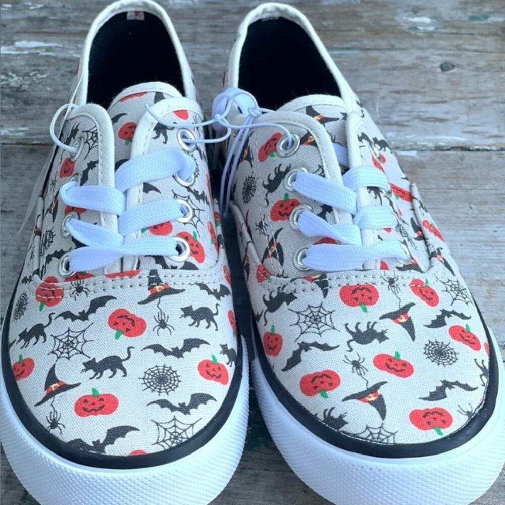 BNWT ISAAC MIZRAHI Halloween Pumpkin Bat Sneaker Shoes, Women’s Size 8.5